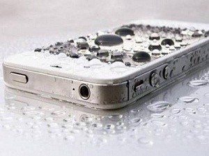 Попала влага iPhone (Айфон)