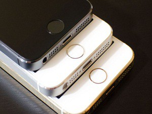 iPhone_5s_gold_silver_gray_touch_id_hero