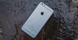 Попала влага в iPhone 7 Plus