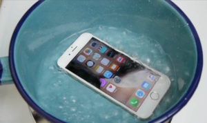 Упал в воду iPhone 7 Plus
