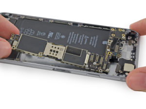 Замена микросхемы тачскрина iPhone 8 Plus